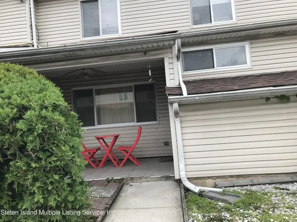 4 Ada Dr, Staten Island, NY 10314