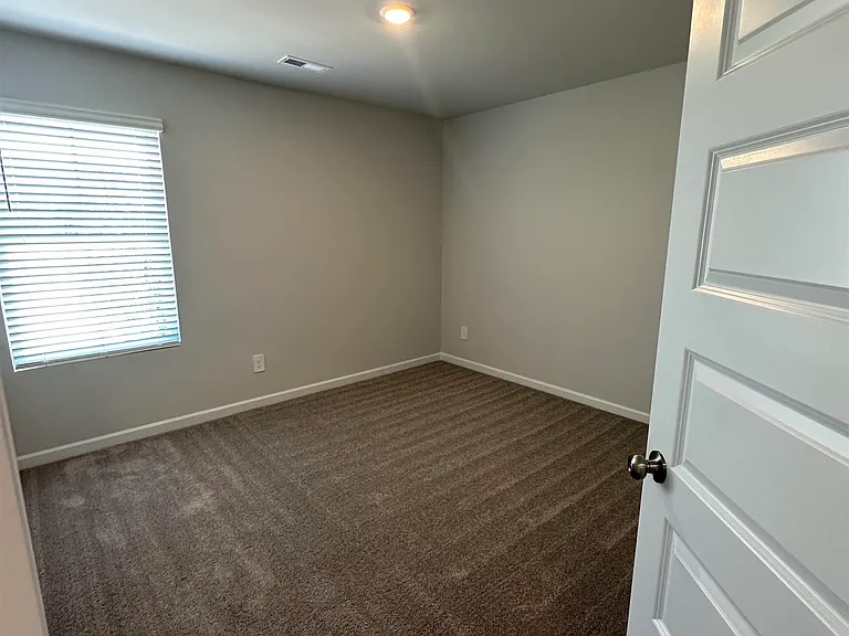 4113 Hudson Ct — Photo 11