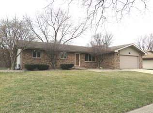 615 Ca Crest Dr, Shorewood, IL 60404