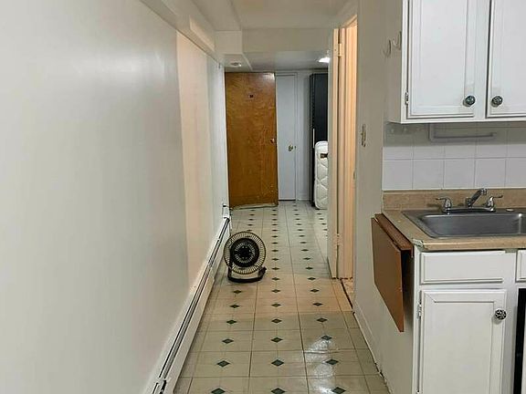 5th image of 20-50 45th St #1B