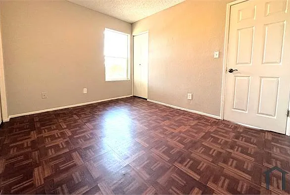 1849 E Broadway Rd — Photo 7