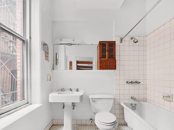 4th image of 33 Bleecker St APT 3C