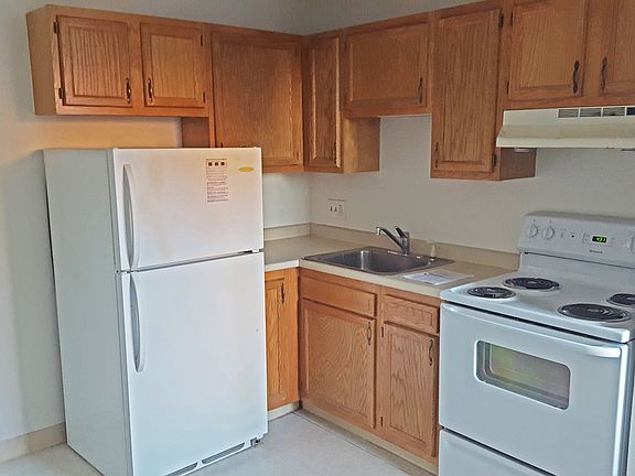 2nd image of 190 North St #7