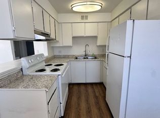 2121 Oceanus Ln APT 3, Las Vegas, NV 89115