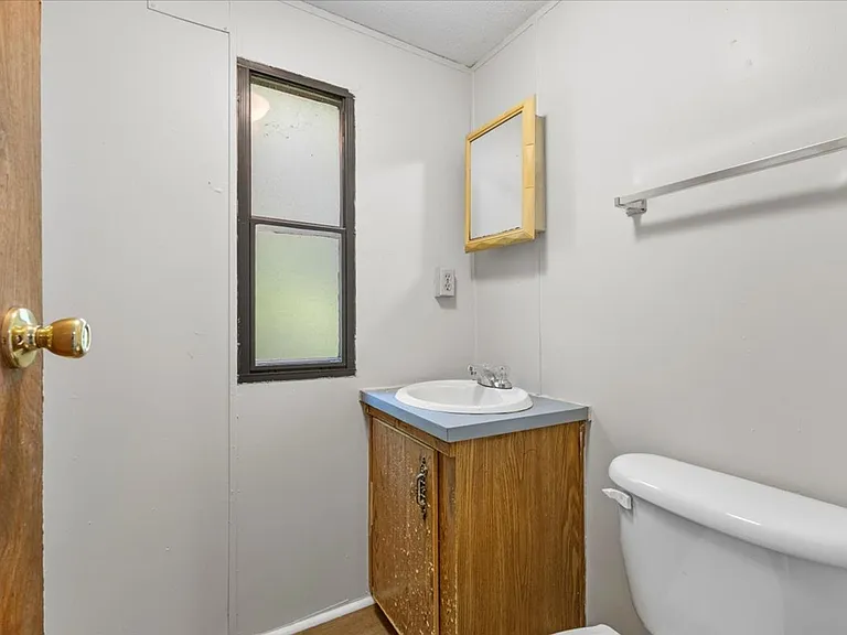 221 Country Ln — Photo 14