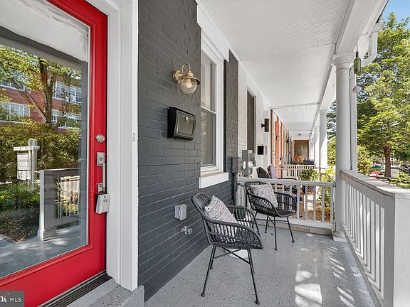 3rd image of 1428 C St SE