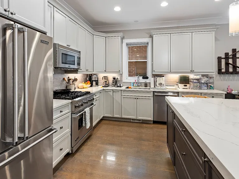 1513 W Diversey Pkwy #1517-1E — Photo 1