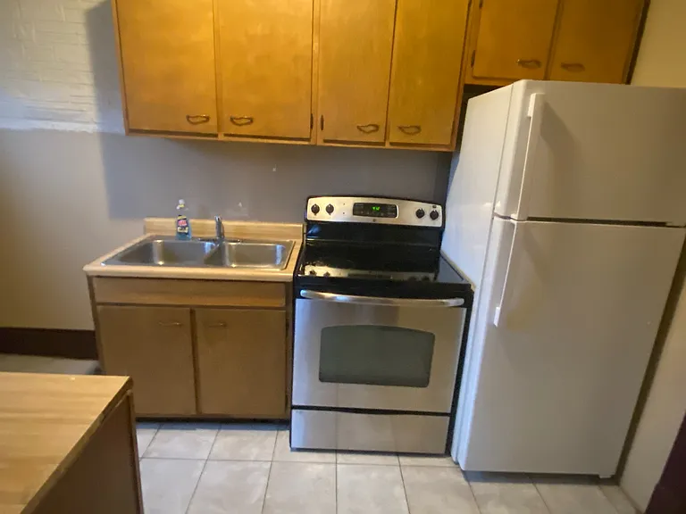 313 S 3rd St #4 — Photo 8