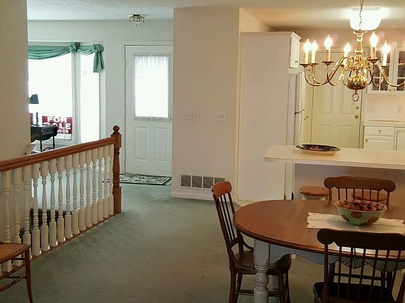 5th image of 4284 Redbush Dr.