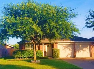 2819 Grandview Dr, Grand Prairie, TX 75052