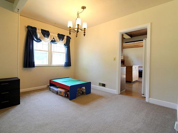 4th image of 1603 W Highland Blvd