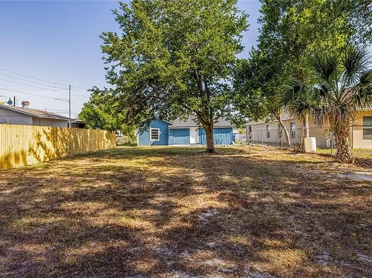 Carolyn Ave — Photo 24