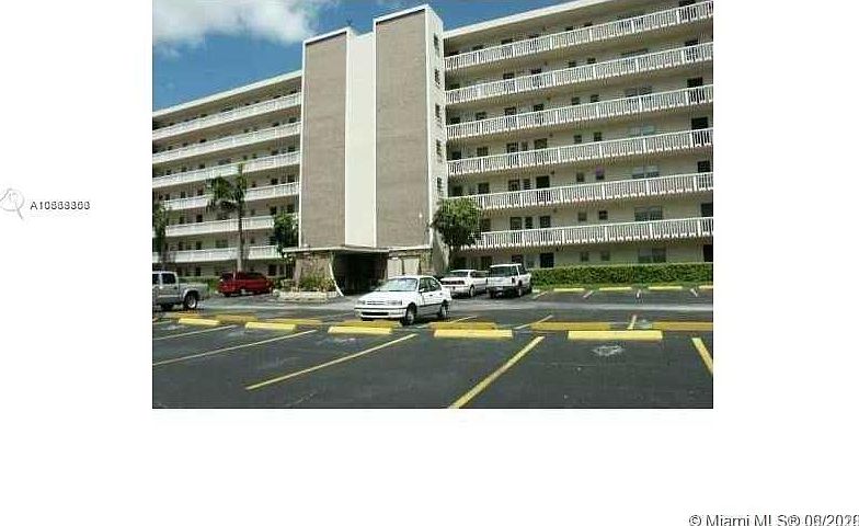 1st image of 300 NE 12th Ave APT 101