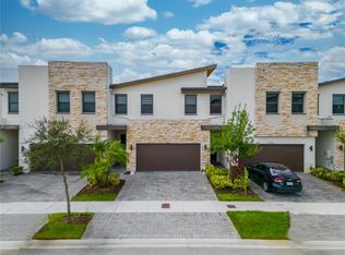 10528 NW 79th St, Doral, FL 33178