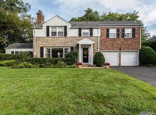 81 Cove Dr, Manhasset, NY 11030