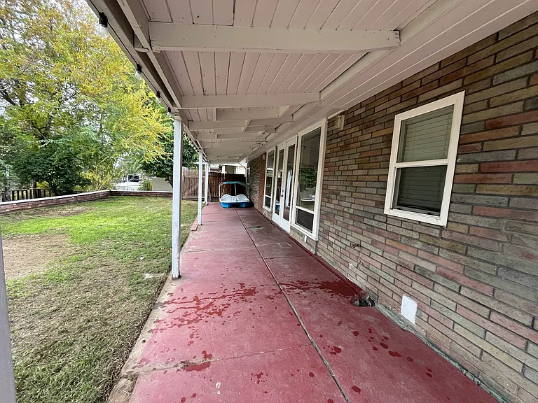 W South Tuxedo Ave — Photo 25