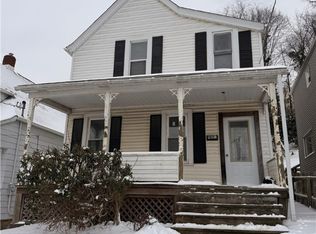 921 Crescent Ave, Ellwood City, PA 16117