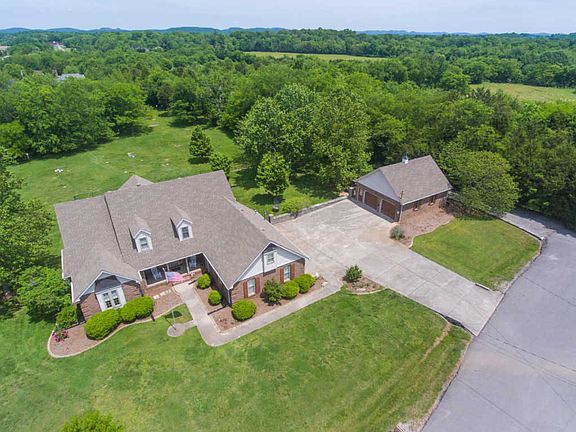 2nd image of 1171 Bushnell Dr