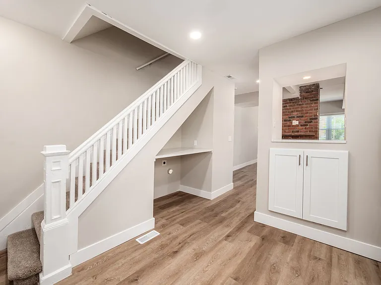 949 E Long St — Photo 13