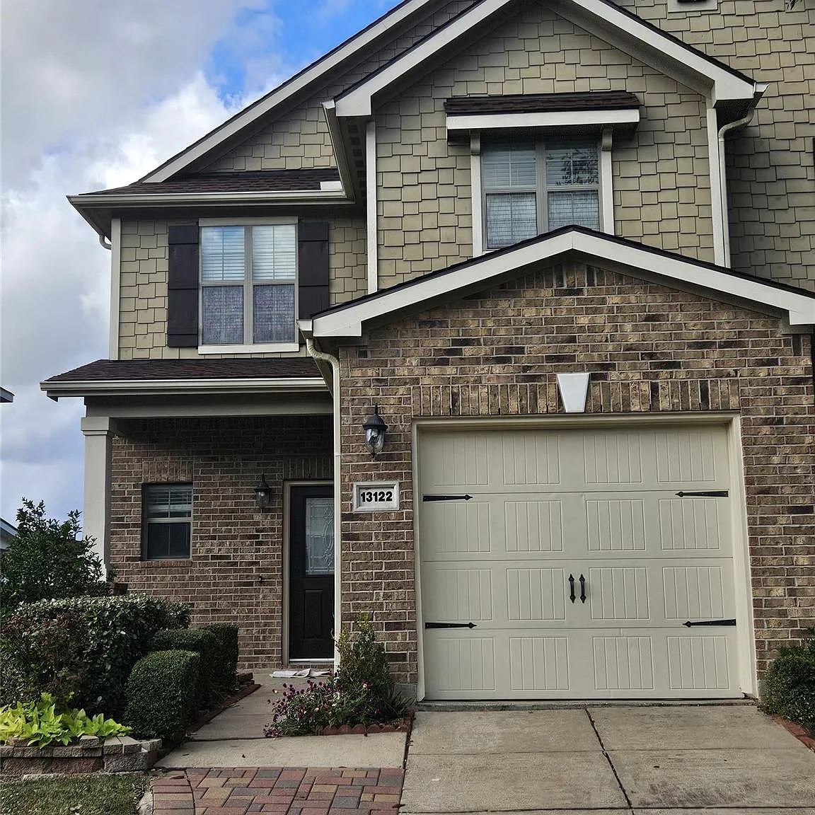3 bed, 2.5 bath, 1532 sqft, $2,000 — Photo 1