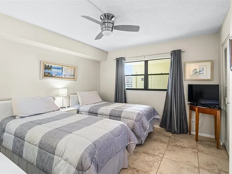8770 Midnight Pass Rd #402B — Photo 22