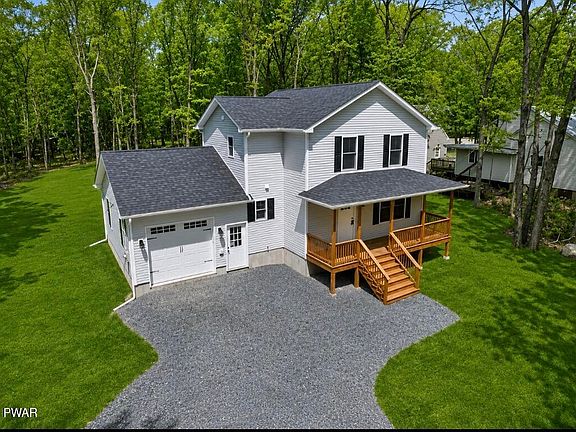 2nd image of 104 Washington Dr