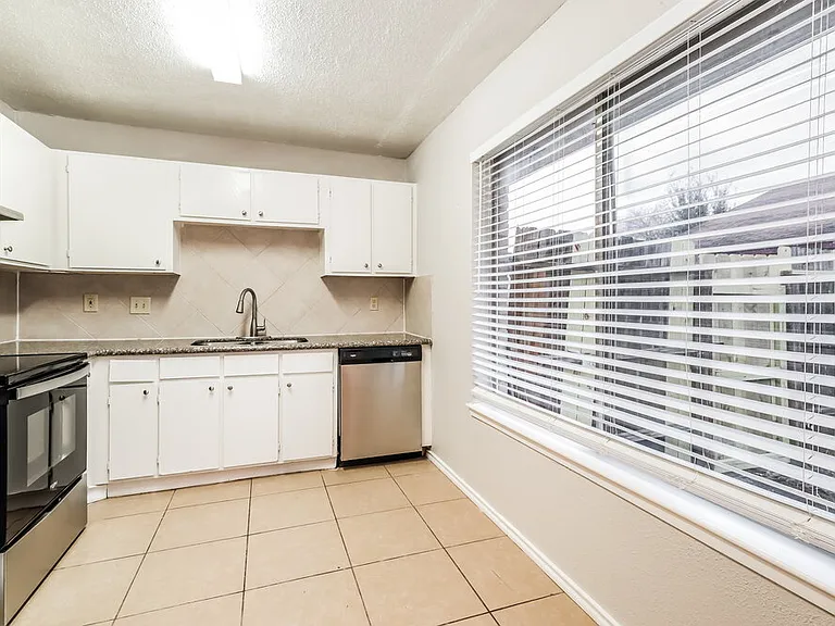 16227 Corsair Rd — Photo 10