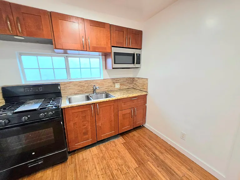 1361 W Vernon Ave #1 — Photo 4