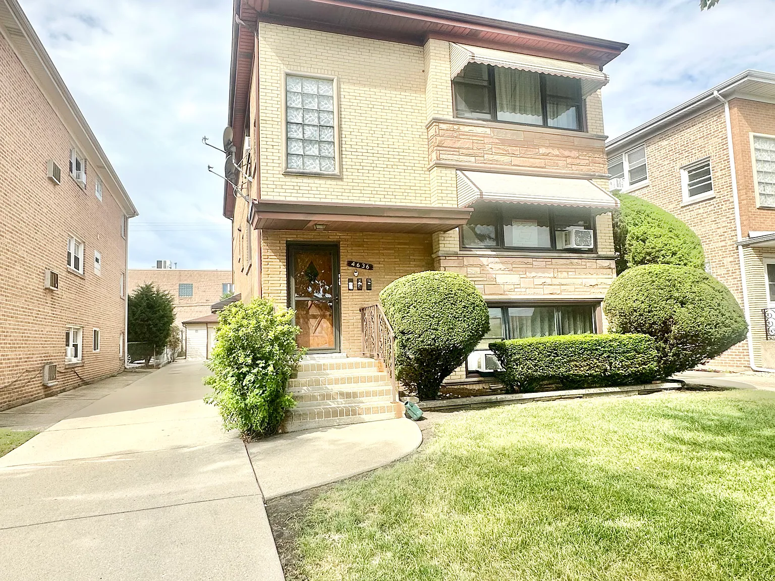 3 bed, $2,500 — Photo 1