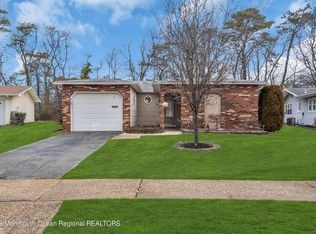 15 Baser Ln, Brick, NJ 08724