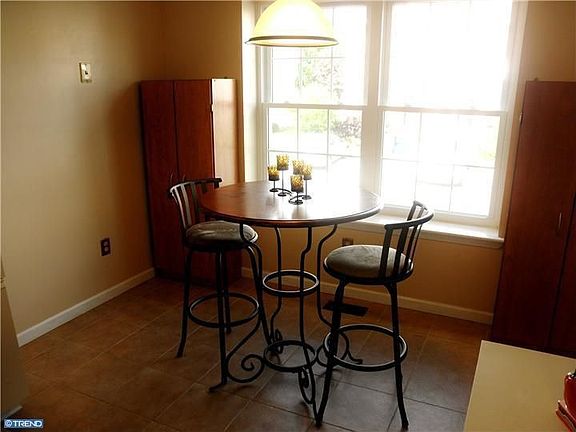 4th image of 823 Sabina Cir