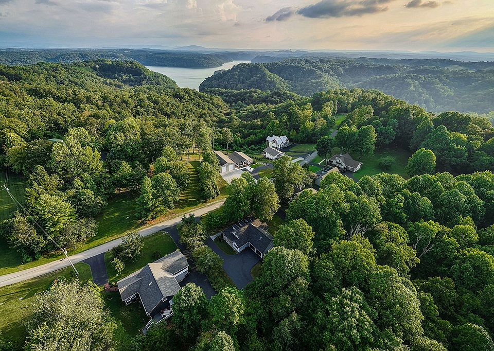 28th image of 230 Storyland Dr
