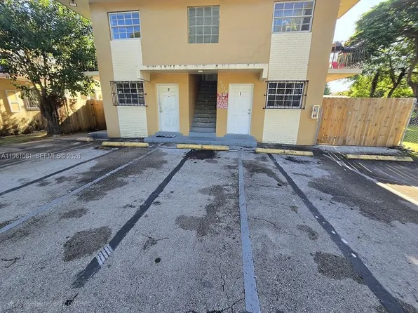 2835 NW 22nd Ave APT 3, Miami, FL 33142