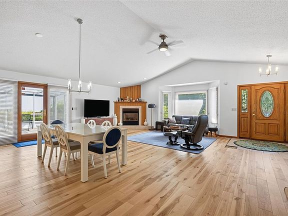 5th image of 609 Walter Street