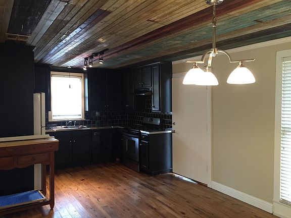 3rd image of 333 W Jahn St