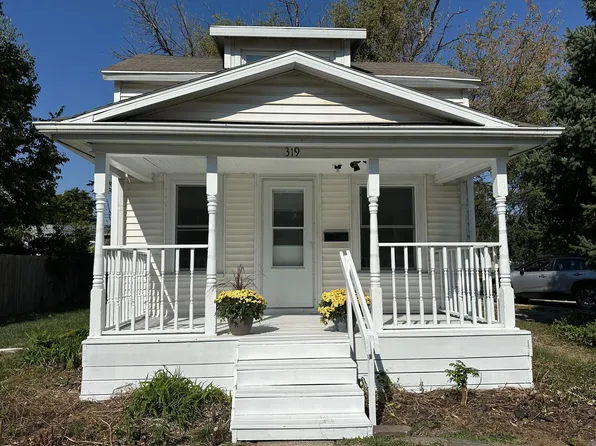 319 12th St, Ames, IA 50010