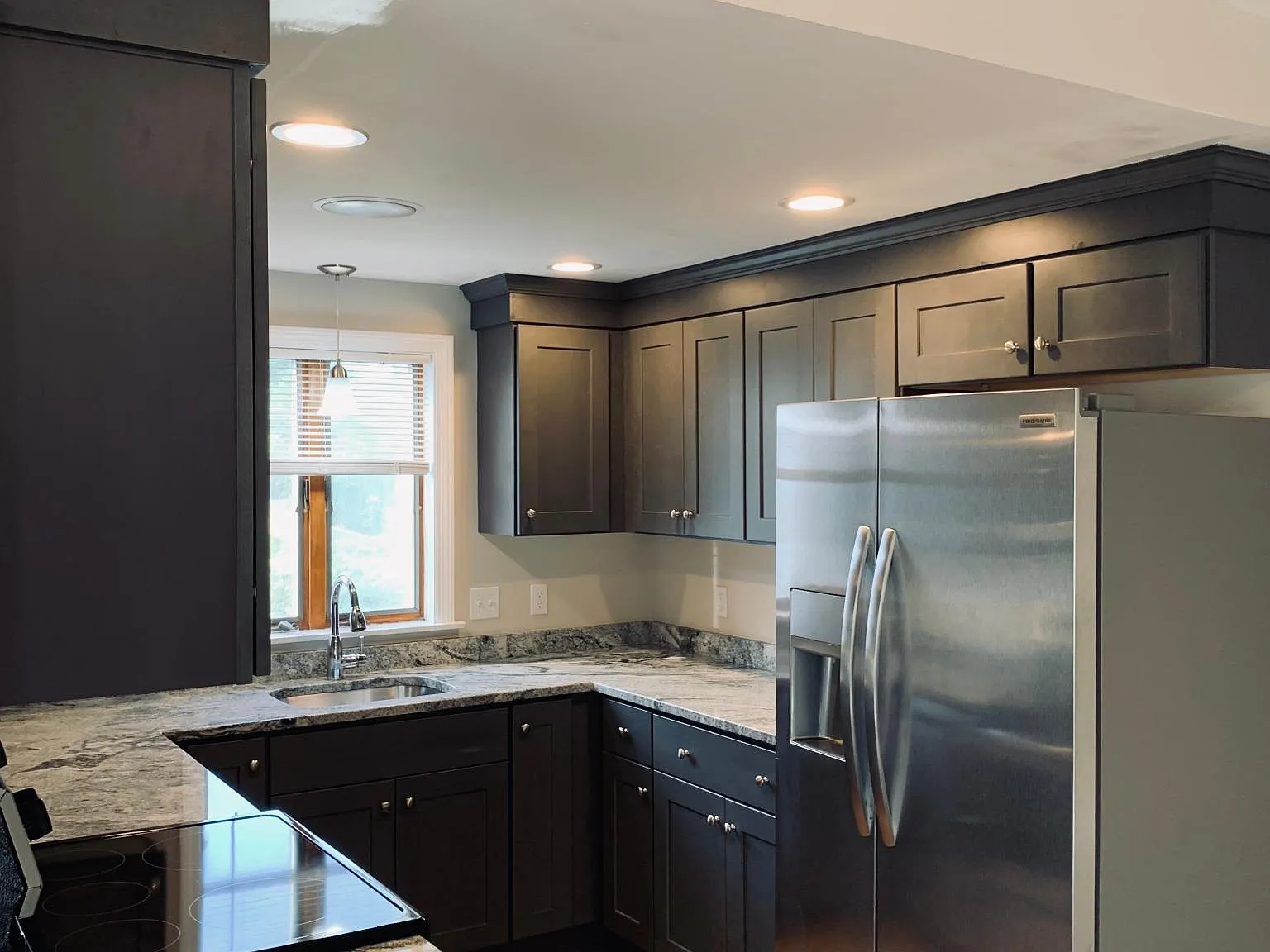 5 bed, 2000 sqft, $4,625 — Photo 2