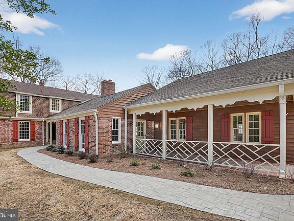 4th image of 20045 Tower Hill Rd