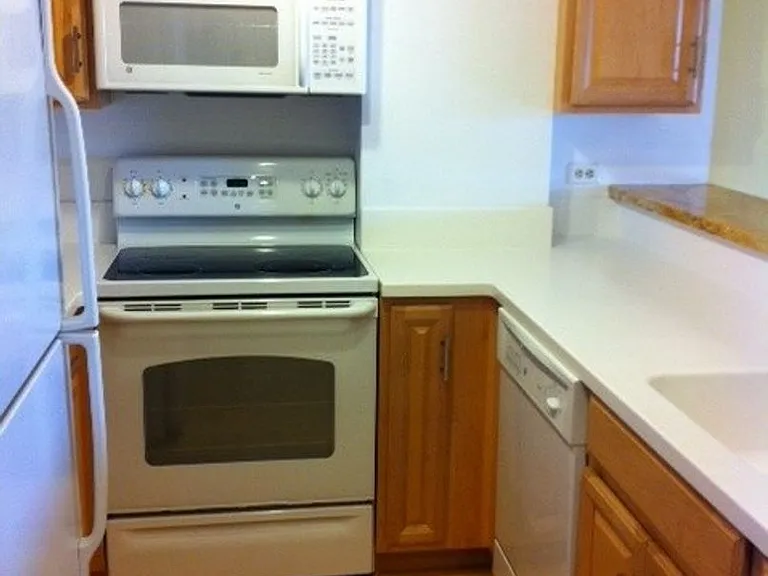 601 Van Ness Ave #405 — Photo 5