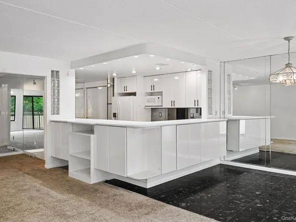 300 High Point Drive #313, Hartsdale, NY 10530