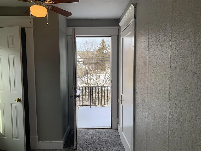 1139 Walden Ave — Photo 8