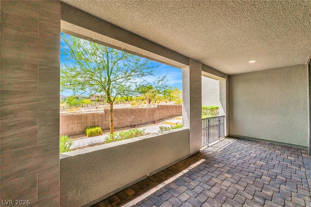 3 bed, 2.5 bath, 1599 sqft, $2,500 — Photo 4