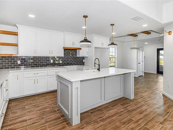3rd image of 2309 Victoriano St