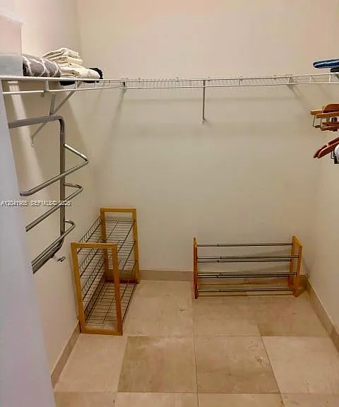 601 NE 36th St #803 — Photo 17
