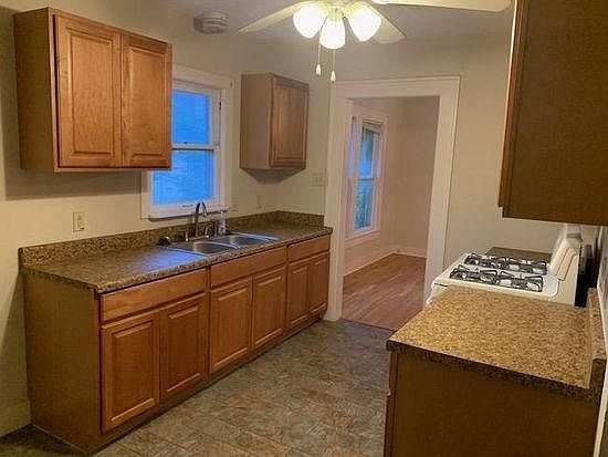 3rd image of 3707 Meadowbrook Dr