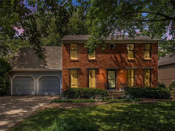 15518 W 89th Pl, Lenexa, KS 66219