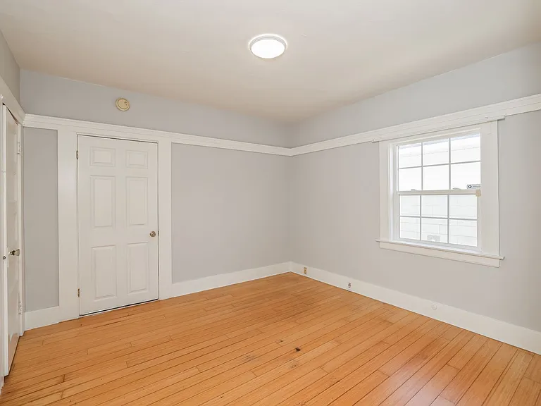 4692 Congress Ave — Photo 15