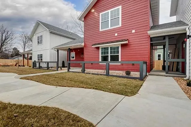 3 bed, 2.5 bath, 1500 sqft, $1,895 — Photo 2