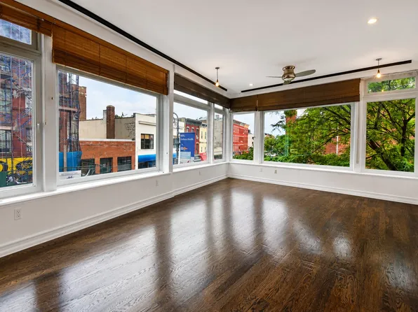 845 Manhattan Avenue image 1 of 8