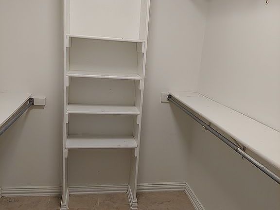 5th image of 1810 Valley Glen Ct